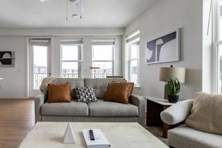 Landing Stunning 2BD in Manhattan Harbour - 6