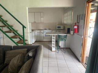 85 Pendleberry Grove Holidays Bela Bela - 6