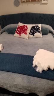 Tinnyhouse - Neapel - 0