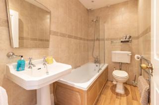 Sea View, Free parking Fast Wi-Fi, Sleeps 1-3 - 4