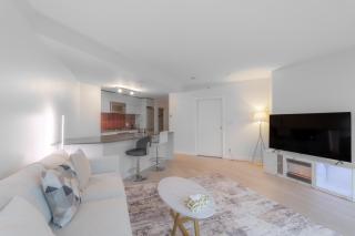 Luxury High Rise at Gastown Near BC Place - 5