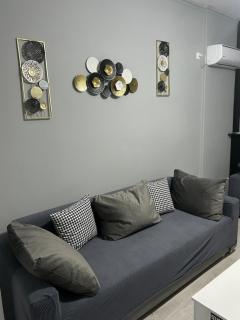 Stylish City Apartment - 5