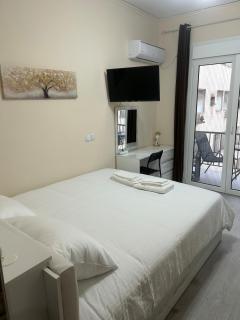 Stylish City Apartment - 3