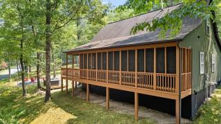 Bryce Cabin - Hot Tub, Fire Pit, Pets, Screened Porch, Wi-Fi - 2
