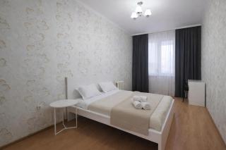 36 ШИКАРНЫЙ ВИД на Байтерек 3х комн кв с 3мя кроватями и раскладным диваном на 1-8 человек - 1