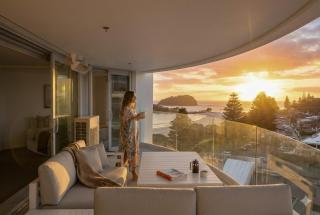 Sunrise to Sunset Ocean Harbour Views Pool Spa Gym - 7