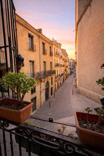 Historic 1905 Charm 3 min to Postiguet Beach - 9