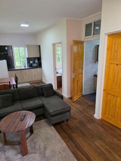 Modern 2-Bedroom Apt STARLINK WIFI AC North Paramaribo - 1