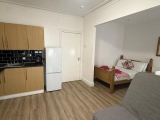 Blackpool - Apartment - Sleeps 6- Coastal Stay - 5