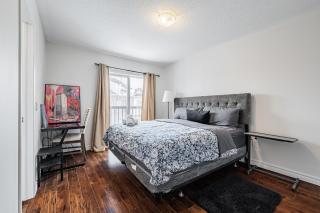 Spacious 3BR 2BATH TOWN in Cliff Road & Queensway close to China Town, Mississauga - 1