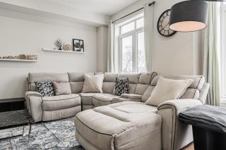 Spacious 3BR 2BATH TOWN in Cliff Road & Queensway close to China Town, Mississauga - 7