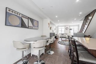 Spacious 3BR 2BATH TOWN in Cliff Road & Queensway close to China Town, Mississauga - 5