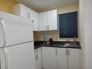 Lakeview Motel & Cottage - 2