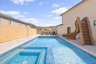 Splash and Putt Paradise home - 1