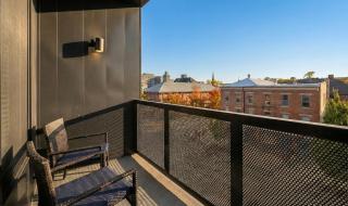 Chic Downtown Condo Steps from UIowa & Nightlife - 5