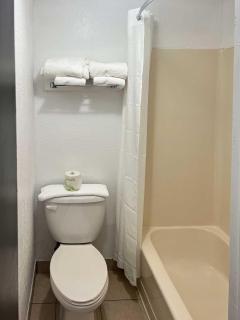 Waterpocket Fold 2 Queen Room - 4