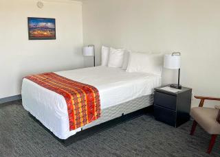 ECI- 20 Queen's Garden King Room - 0