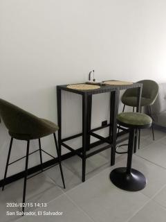 Art Haus Premium Apartment with a Stunning View Balcony & Free Parking - 2