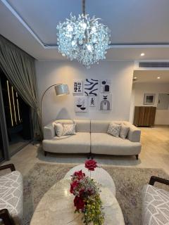 ZED Towers Luxury - 2Bed - Maid Room - Open View - Free Parking - 4
