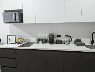 Art Haus Premium Apartment with a Stunning View Balcony & Free Parking - 7