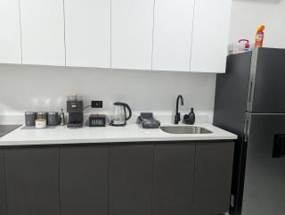 Art Haus Premium Apartment with a Stunning View Balcony & Free Parking - 8