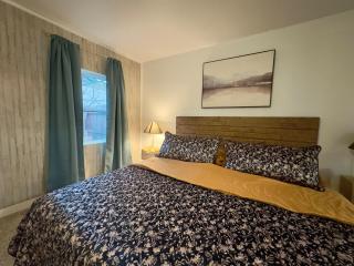5-Star Stay-Huge 4BR Near Bishop Arts-Sleeps 12- Family Friendly - 8