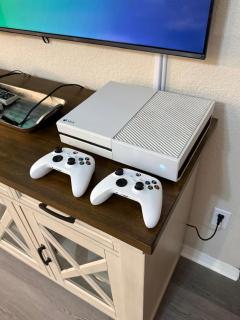 Fun & Comfort for 8 in Roger! King & Arcade Games - 6