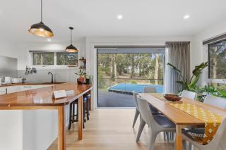 Taroona Hideaway - 3 Bedroom House with Sauna - 5