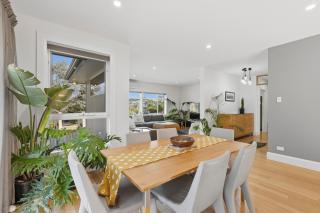Taroona Hideaway - 3 Bedroom House with Sauna - 7
