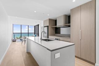 Salt and Sand 2 Bedroom Ocean View Apartment - 3