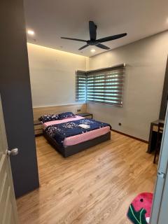 AYAAN MILLENIUM Family Homestay with Netflix and PS3 xprience Most Wanted 2012 and many more racing games - 4