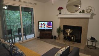 Elegant 2Bed & 2 Bath Comfort - 1