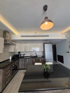 شقة مميزة في عبدون هيلز-Modern Apartment in Abdoun Hills - 1