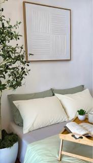 High View 1Room Condo in Cebu City near Ayala Mall with Rooftop Pool, Fast WiFi and Netflix - 5