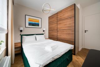 Siekierki Malachite Apartment by BookingHost - 6