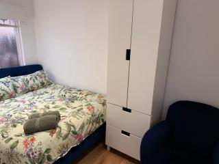 Wychwood A Beautiful Country Style Bungalow - 2