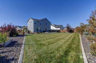 Spacious 4BR Retreat-Lush Garden - 5