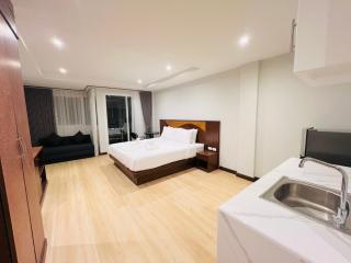 One Houses - Patong Beach - 7