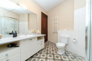 Three-Bedroom Family Suite in Managed Aparthotel - Central Location near Taksim - 3