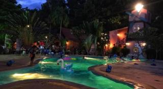 Boom Boom Resort - 7