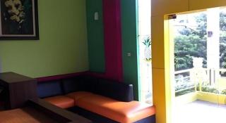 Pineapple Mansion - 6