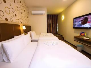 Tropicana Boutique Hotel - 1