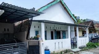 Hotel O Penginapan Indola Near Masjid Al Muhtadin - 1