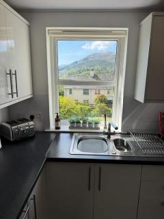 Two bedroom house in central Portree - 6
