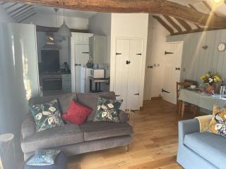 The Tack Room pet friendly boutique apartment - 1