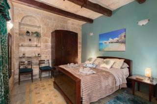 Traditional Maltese 2-Bedroom Home with Private Hot Tub - Steps Away from Valletta - 7