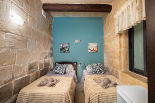 Traditional Maltese 2-Bedroom Home with Private Hot Tub - Steps Away from Valletta - 6
