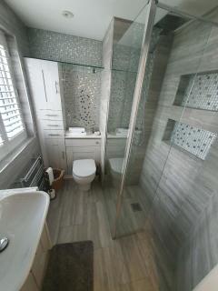 ROSE-WOOD Gatwick - 3