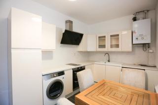 Spacious 4BR End-Terrace - Family Friendly - 2