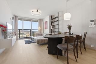 Eurovea Tower Apartment 33rd floor free Parking - 3